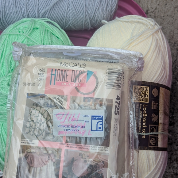 Assorted Yarn Collection - Picture 6 of 8